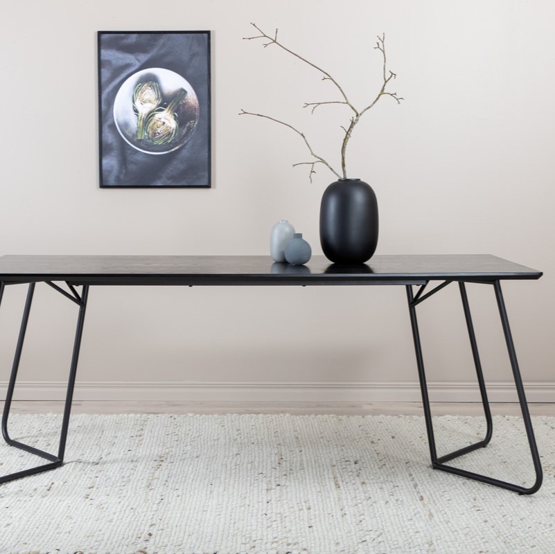 Pontius - Spisebord i sort egefiner og sort understel, rektangulær 90 x 190 cm Pontius - Spisebord i sort egefiner og sort understel, rektangulær 90 x 190 cm