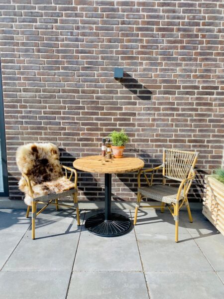 Cafébord af Kabeltromle på Fenris Stel | Ø80 / Lakeret