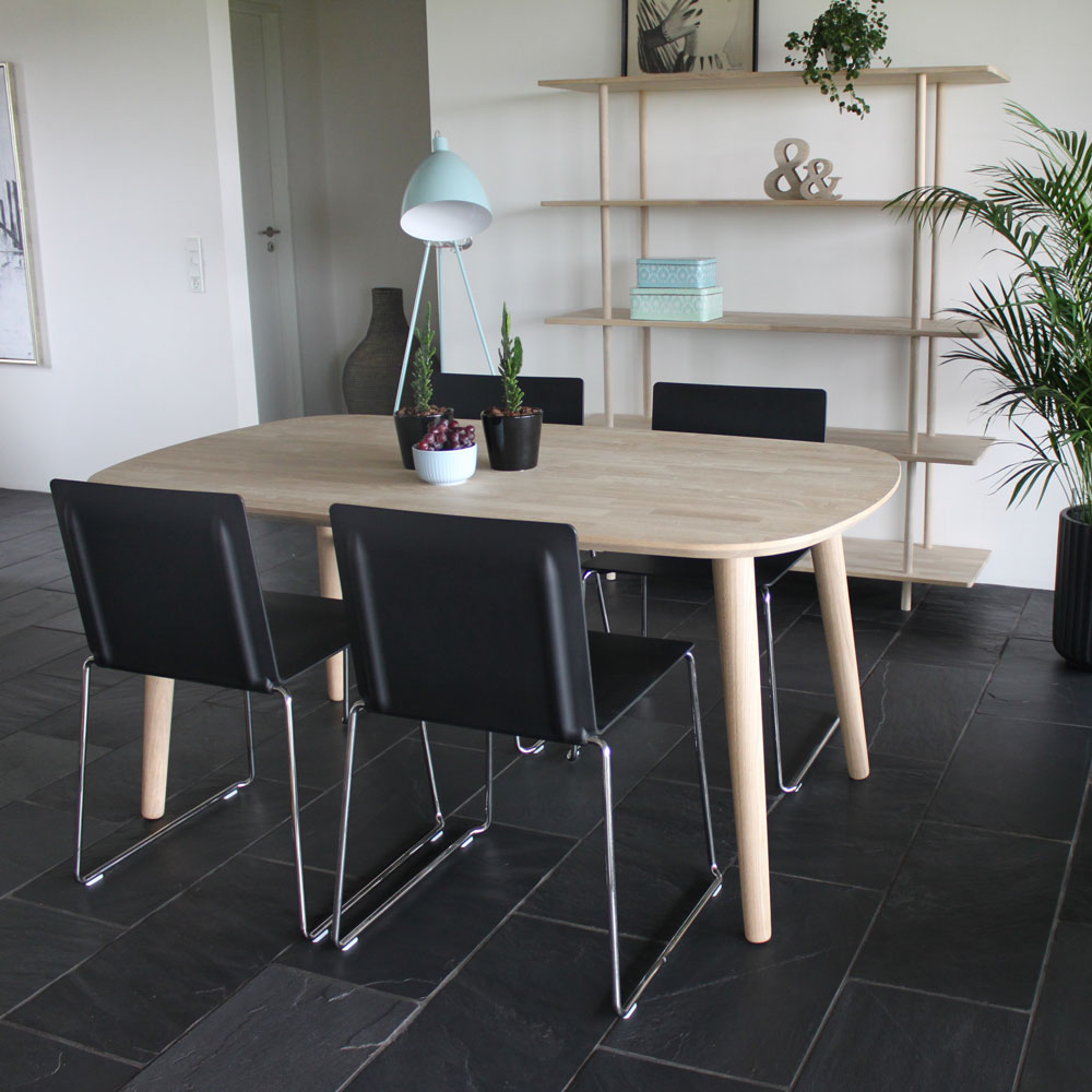 Dico - Spisebord med oval form i massiv eg Olieret Dico - Spisebord med oval form i massiv eg Olieret