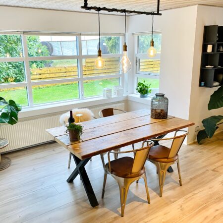 Plankebord af Genbrugsplanker | X-Stel | 180 cm / Lakeret